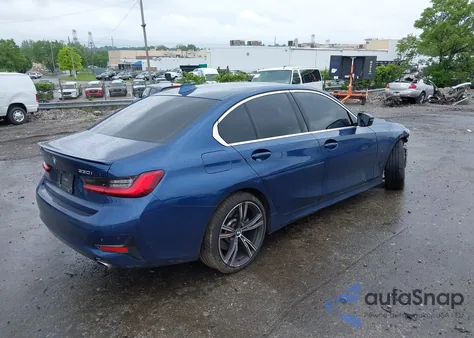 2021 BMW 330I xDrive z USA, uszkodzony, nr VIN 3MW5R7J04M8B97542